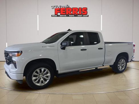 Used 2023 Chevrolet Silverado 1500 Custom image 1