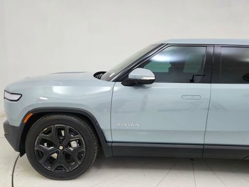 Used 2023 Rivian R1T Adventure image 4