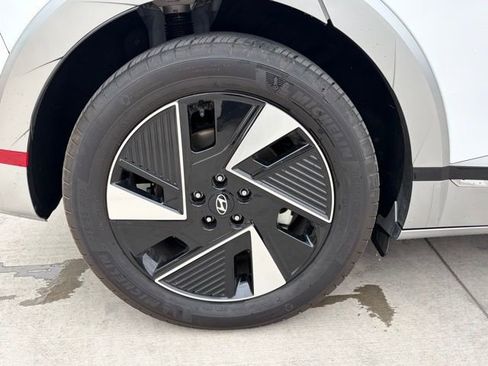 Used 2025 Hyundai Ioniq 5 Limited image 6