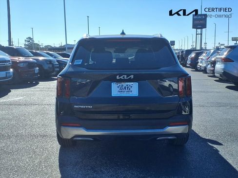 Certified 2025 Kia Sorento S w/ Panoramic Sunroof Package image 19