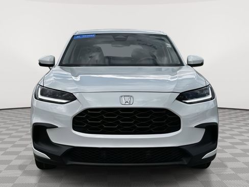 Used 2023 Honda HR-V LX image 2