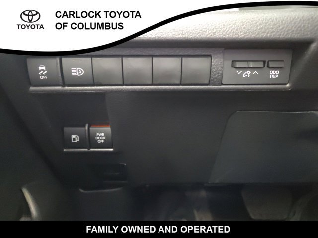 Used 2026 Toyota Sienna XLE FWD image 27