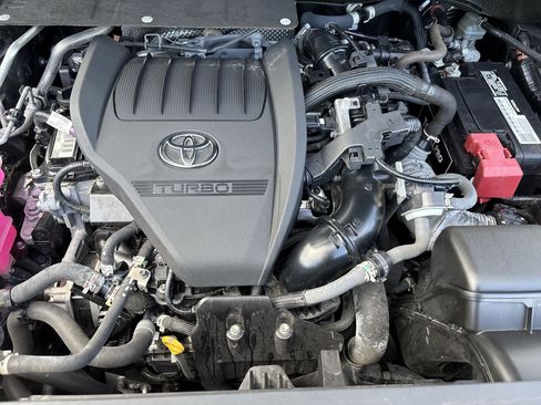 Used 2023 Toyota Highlander XLE FWD image 17