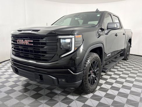 Used 2024 GMC Sierra 1500 Elevation AWD/4WD image 3
