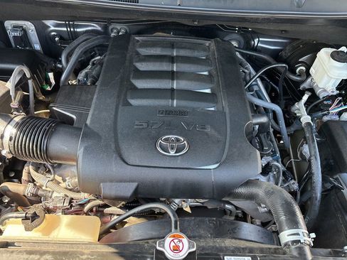 Used 2019 Toyota Tundra Limited w/ Limited Premium Package AWD/4WD image 10