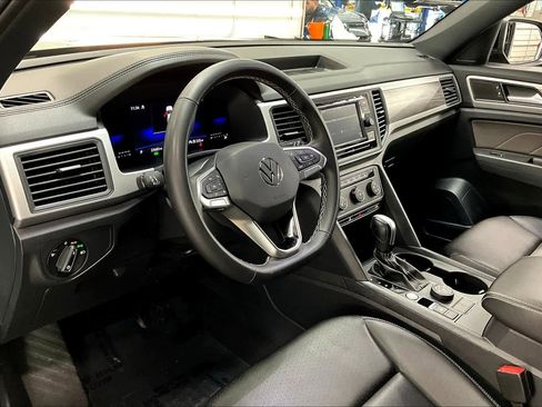 Used 2023 Volkswagen Atlas Cross Sport SE image 17