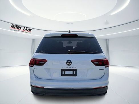 Used 2024 Volkswagen Tiguan SE AWD/4WD image 4