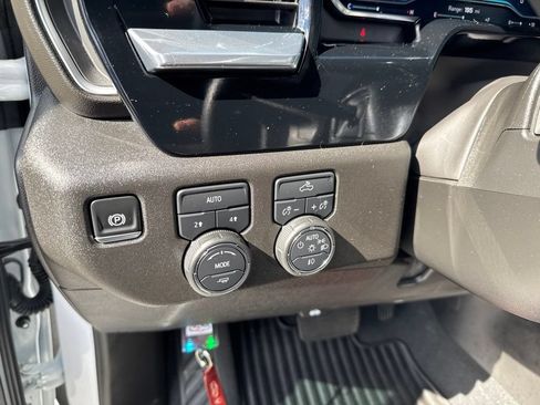 Used 2025 Chevrolet Silverado 1500 RST w/ Convenience Package II AWD/4WD image 18