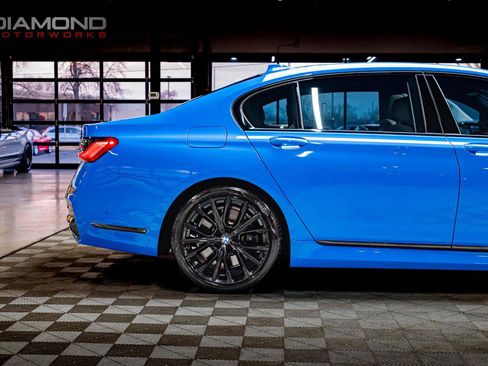 Used 2021 BMW 750i xDrive w/ Executive Package image 35
