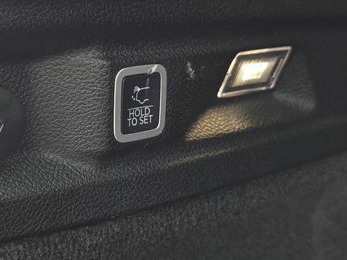 Used 2022 Jeep Grand Cherokee L Overland w/ Luxury Tech Group IV image 14