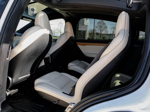 Used 2021 Tesla Model X Long Range image 42