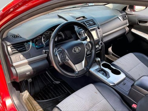 Used 2014 Toyota Camry SE FWD image 17