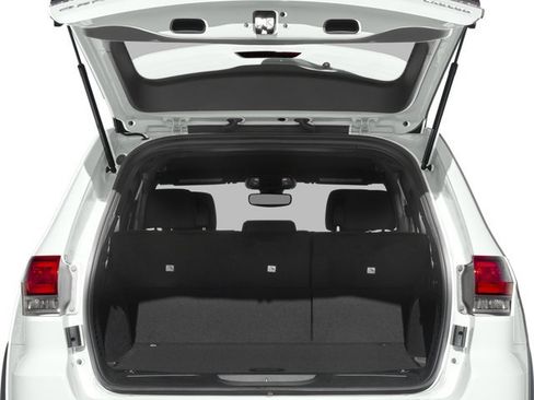 Used 2017 Jeep Grand Cherokee Altitude image 15