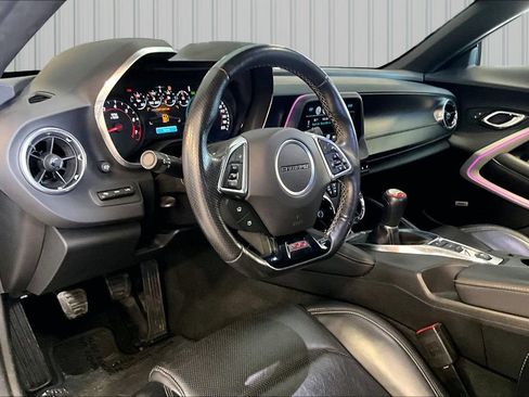 Used 2016 Chevrolet Camaro SS RWD image 4