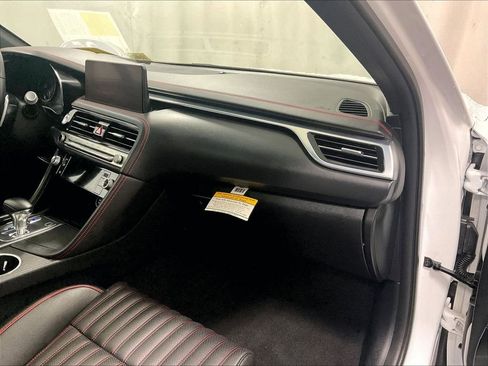 Used 2025 Genesis G70 3.3T Advanced AWD/4WD image 13