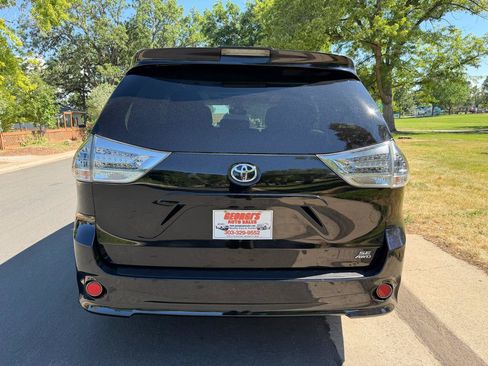 Used 2020 Toyota Sienna SE AWD/4WD image 4