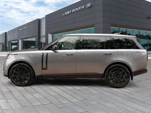 New 2026 Land Rover Range Rover Long Wheelbase SE AWD/4WD image 2