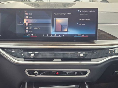 Used 2024 BMW X7 xDrive40i w/ Premium Package image 27