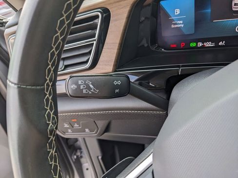 Certified 2025 Volkswagen Atlas SE AWD/4WD image 32