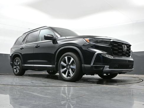 Used 2025 Honda Pilot Elite image 35