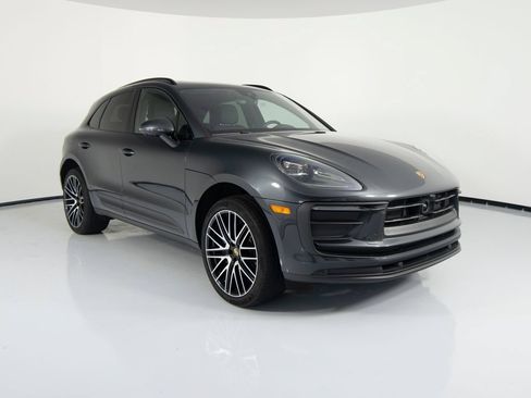 Certified 2026 Porsche Macan AWD/4WD image 10