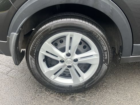 Used 2024 Nissan Kicks S FWD image 13