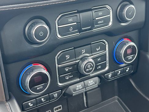 Used 2022 Chevrolet Tahoe High Country image 19