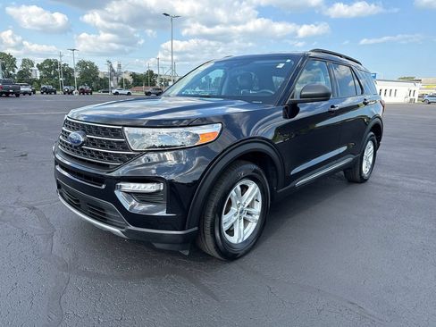 Used 2024 Ford Explorer XLT w/ Equipment Group 202A AWD/4WD image 4