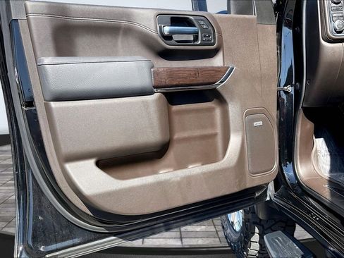 Used 2020 GMC Sierra 2500 Denali w/ Denali Ultimate Package image 24