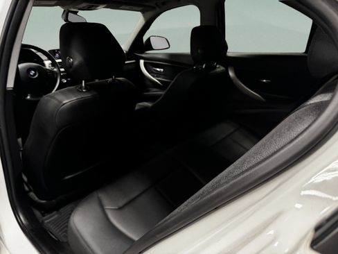 Used 2017 BMW 320i Sedan image 10