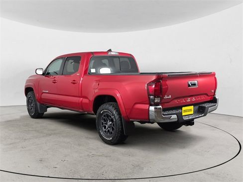 Used 2018 Toyota Tacoma SR5 image 3