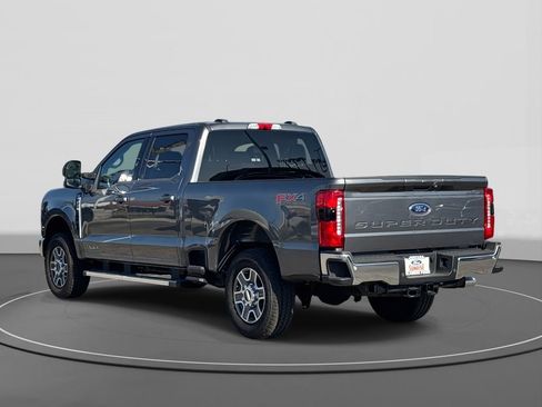 New 2025 Ford F250 Lariat w/ FX4 Off-Road Package image 2