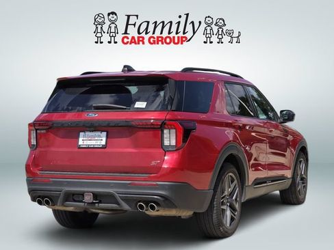 Used 2025 Ford Explorer ST AWD/4WD image 4