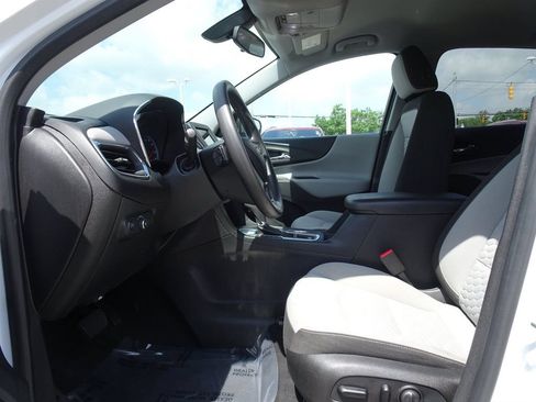 Used 2019 Chevrolet Equinox LS w/ LS Convenience Package FWD image 9