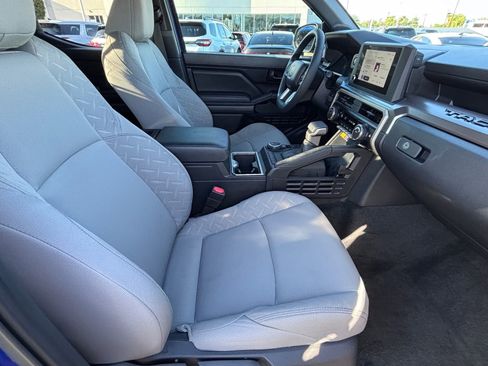 Used 2025 Toyota Tacoma SR5 AWD/4WD image 14