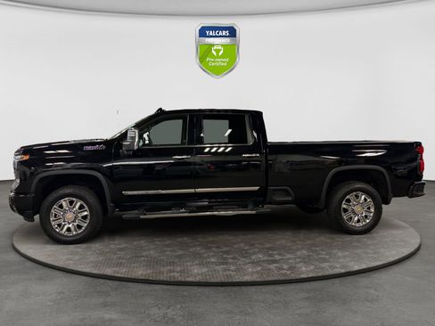 Used 2024 Chevrolet Silverado 3500 High Country w/ High Country Premium Package AWD/4WD image 2