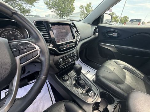 Used 2019 Jeep Cherokee Limited AWD/4WD image 20