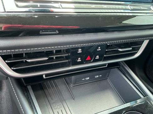 Used 2025 Volkswagen Atlas SE FWD image 22