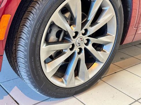 Used 2022 Buick Envision Avenir w/ Technology Package II image 18