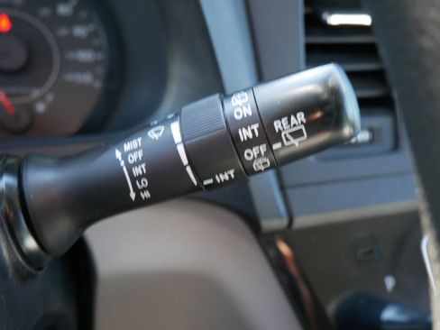 Used 2015 Toyota Sienna LE image 28