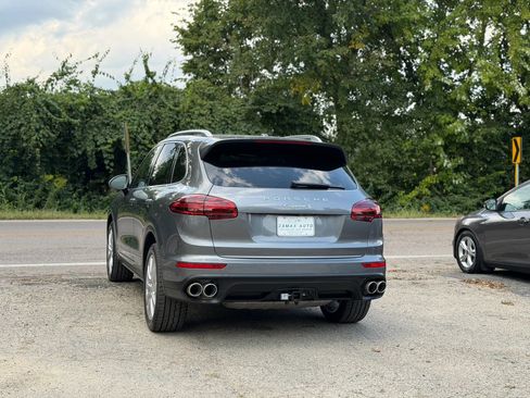 Used 2016 Porsche Cayenne S AWD/4WD image 12