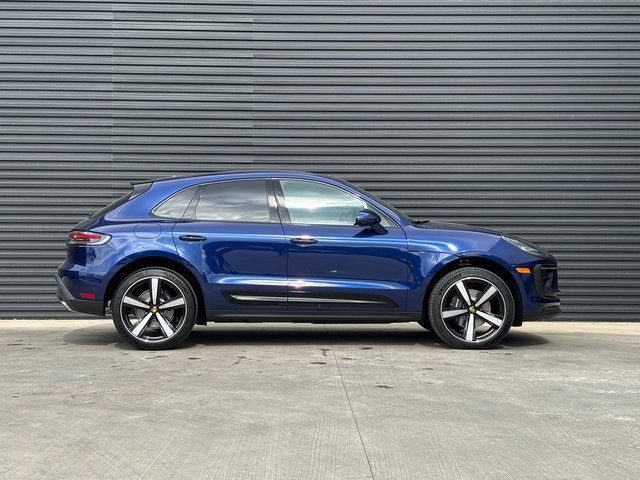 Certified 2026 Porsche Macan AWD/4WD image 8