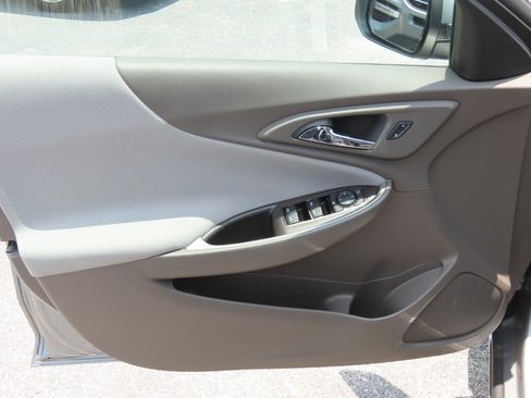 Used 2025 Chevrolet Malibu LT FWD image 24