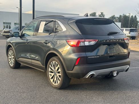 Used 2022 Ford Escape Titanium w/ Class II Trailer Tow Package image 4