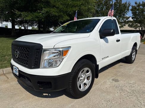 Used 2017 Nissan Titan S AWD/4WD image 4