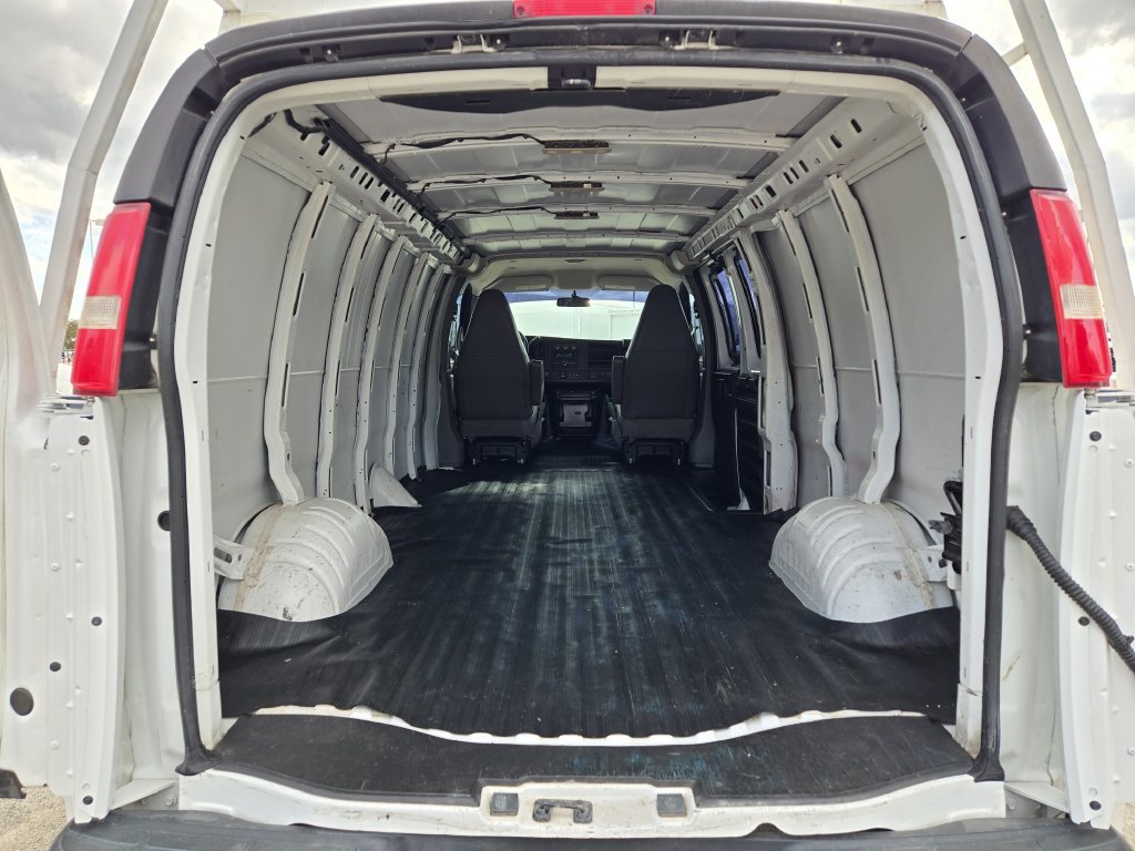 Used 2020 Chevrolet Express 2500 Extended w/ Communications Package RWD image 31