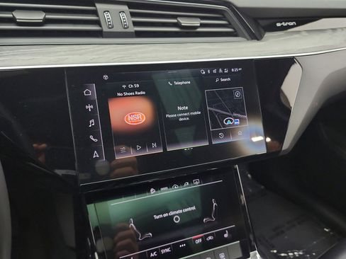Used 2023 Audi e-tron Premium w/ Convenience Plus Package AWD/4WD image 10