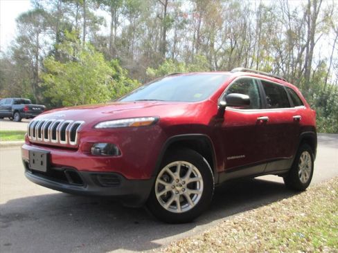 Used 2017 Jeep Cherokee Sport image 2