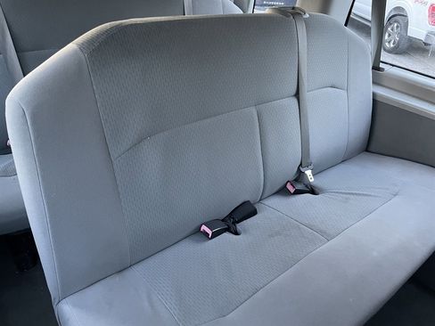 Used 2011 Ford E-350 and Econoline 350 XLT image 22
