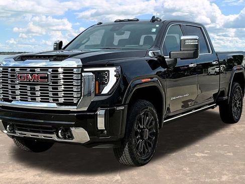 Used 2024 GMC Sierra 2500 Denali w/ Denali Reserve Package AWD/4WD image 4